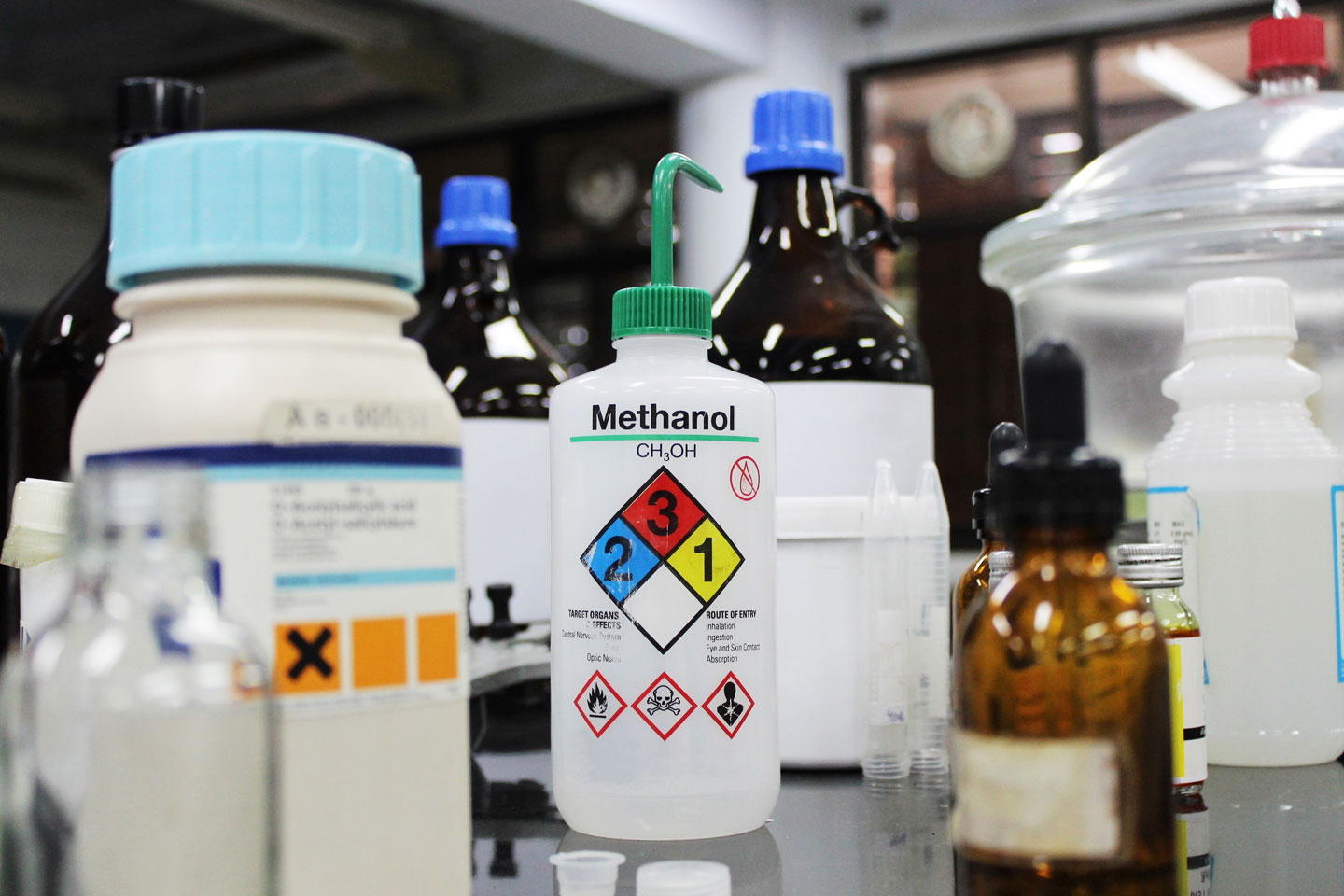 Bottle,Of,Methanol,And,Chemical,With,Hazard,Symbols,For,Experiment